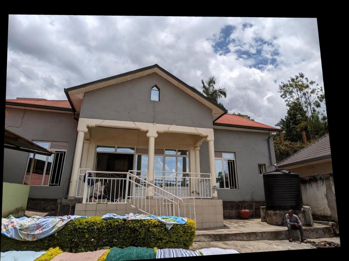 Ignite Guest House Жизени Екстериор снимка