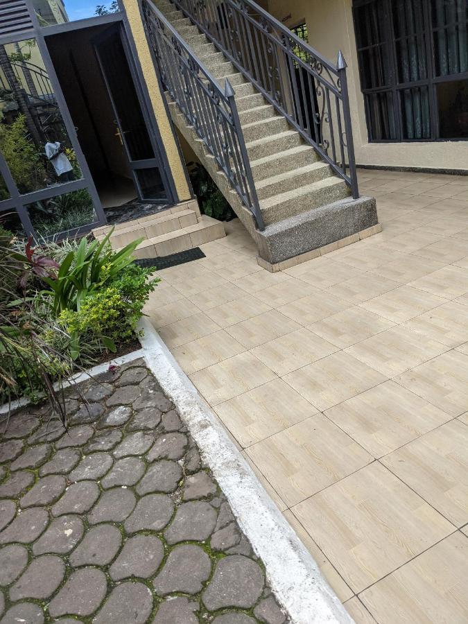 Ignite Guest House Жизени Екстериор снимка